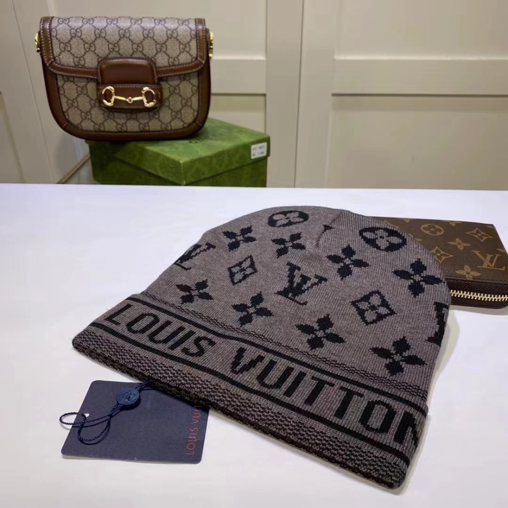 LV new fashionable knitted hat
