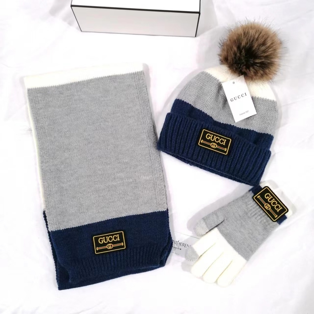 GUCCI scarf + fleece-lined hat + gloves three-piece set