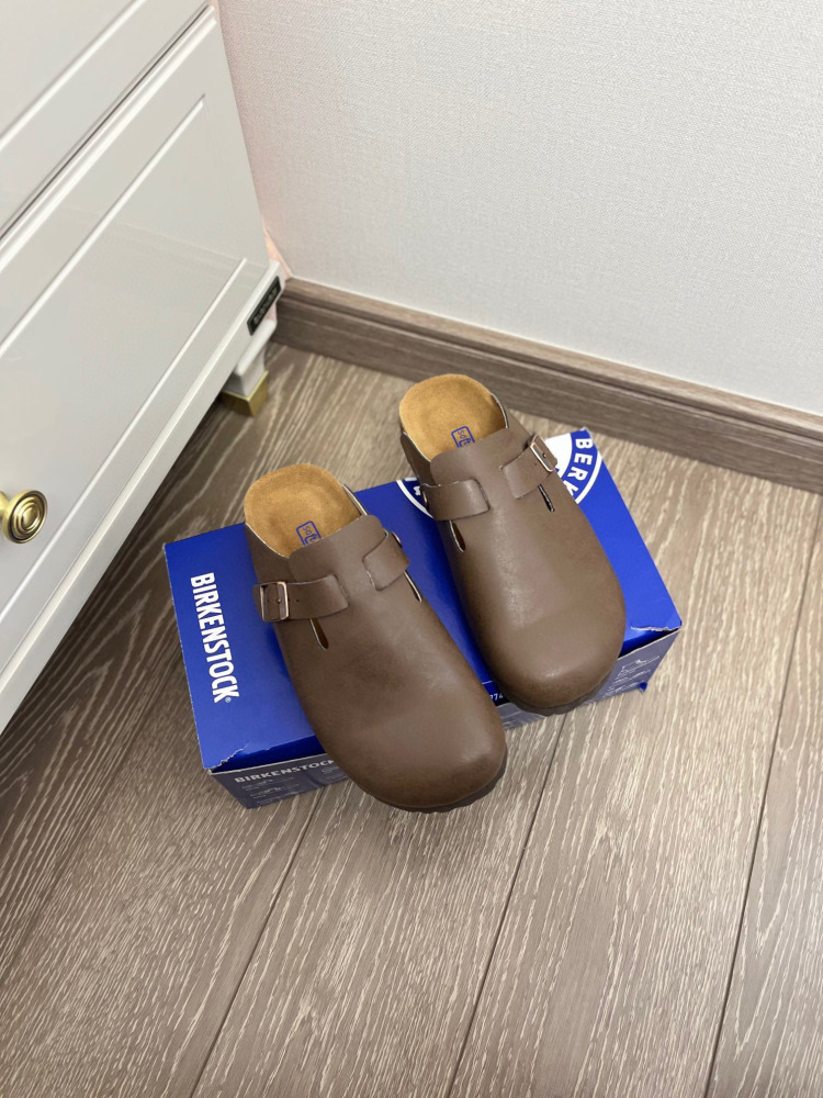 BIRKENSTOCK unisex leather slip-on shoes