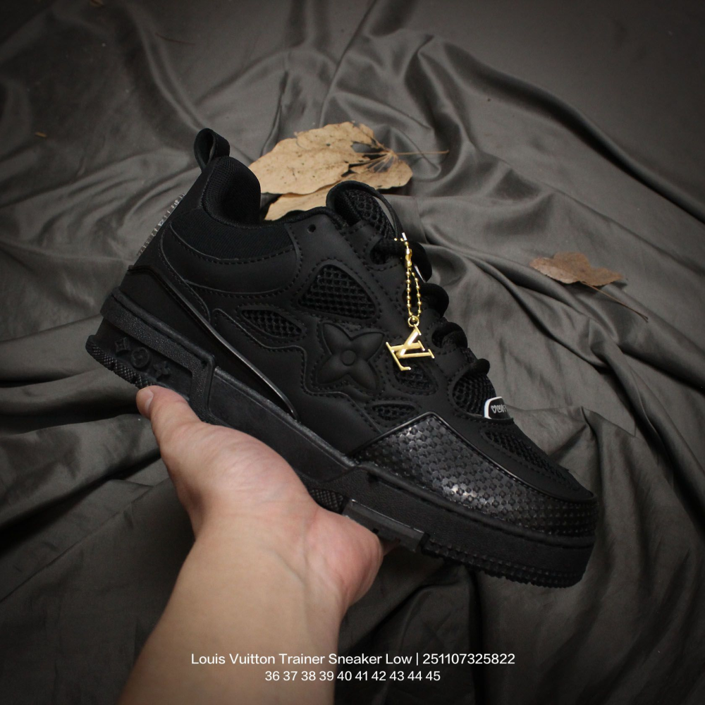 LV New hot-selling men's and women's loafers\/skate shoes