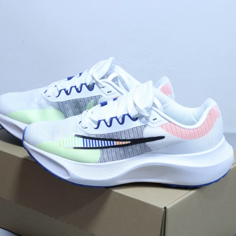 FL5 With shoe box nike