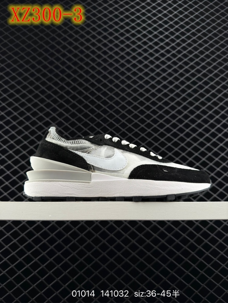 NIKE Vaporwaffle \/Sacai