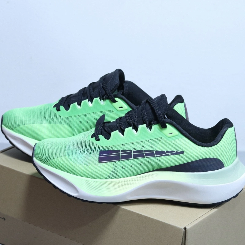 FL5 With shoe box nike