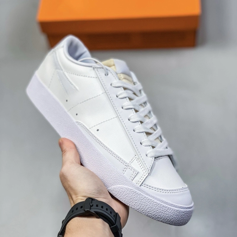 BLA With shoe box nike