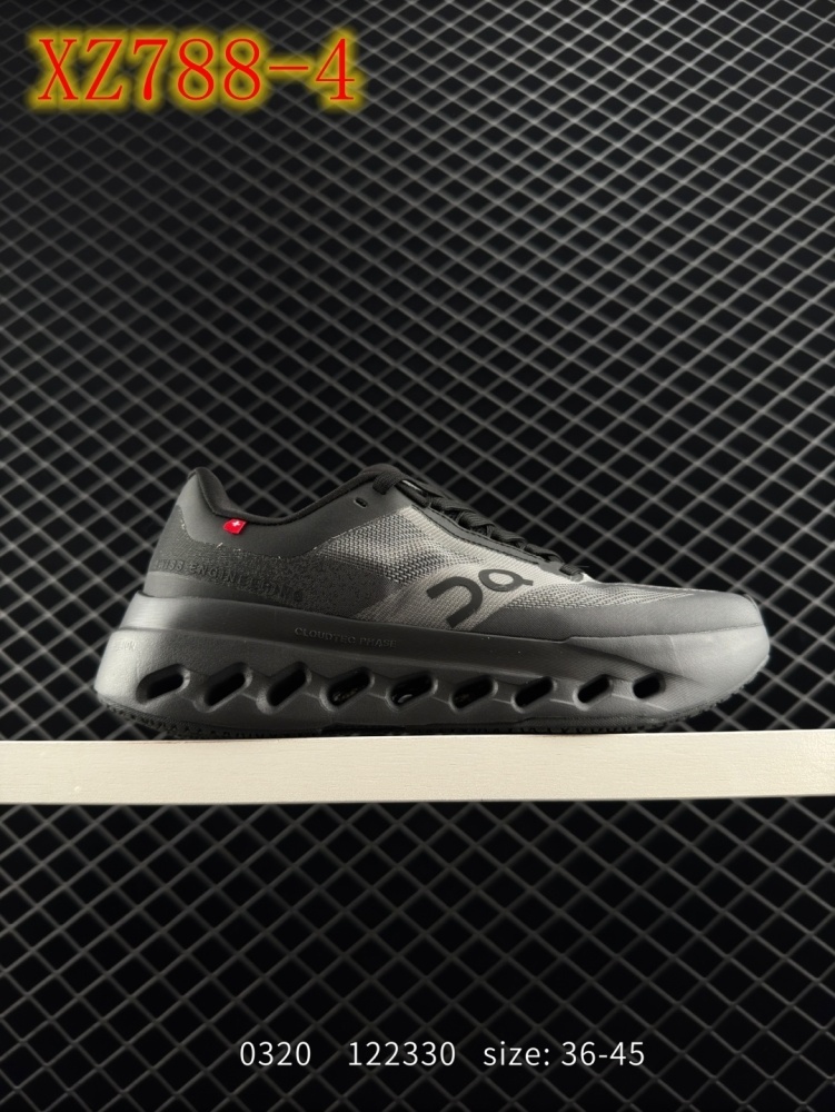 XZ788 ON Running Cloudsurfer Road