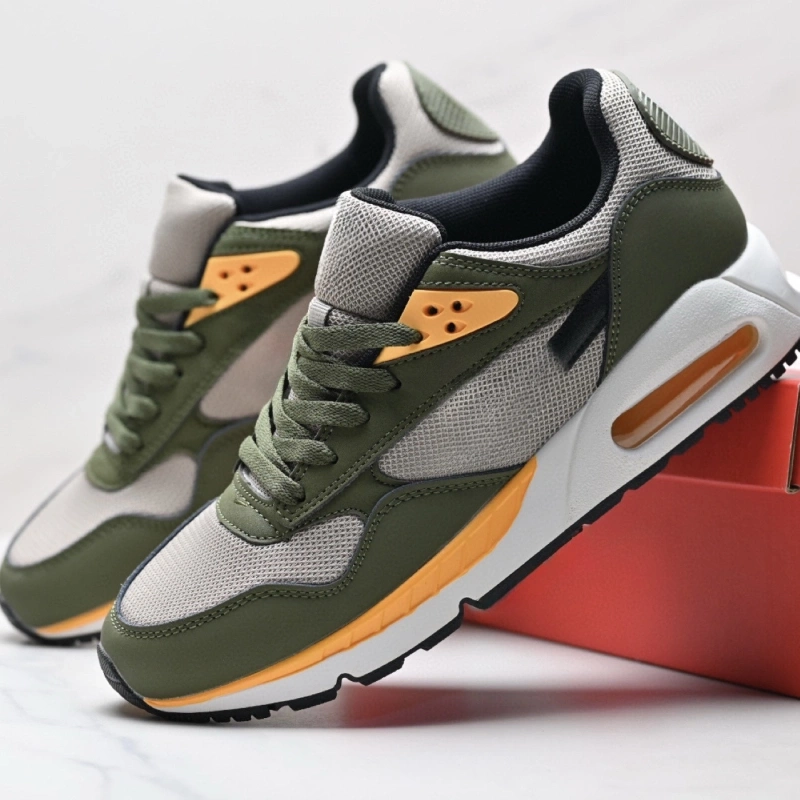 COrr With shoe box NIKE