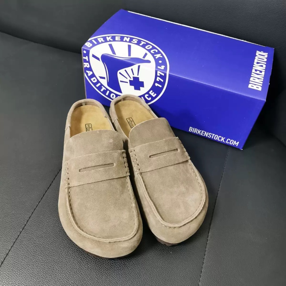 BIRKENSTOCK suede Naples closed-toe slippers, British retro style, casual outdoor half-slippers, fashionable men's shoes.