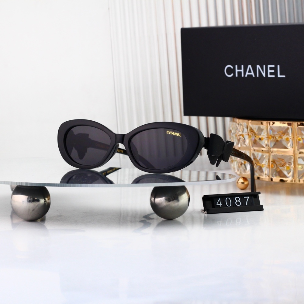 Chanel Made in Italy Bow Decorated Oval Frame Sunglasses