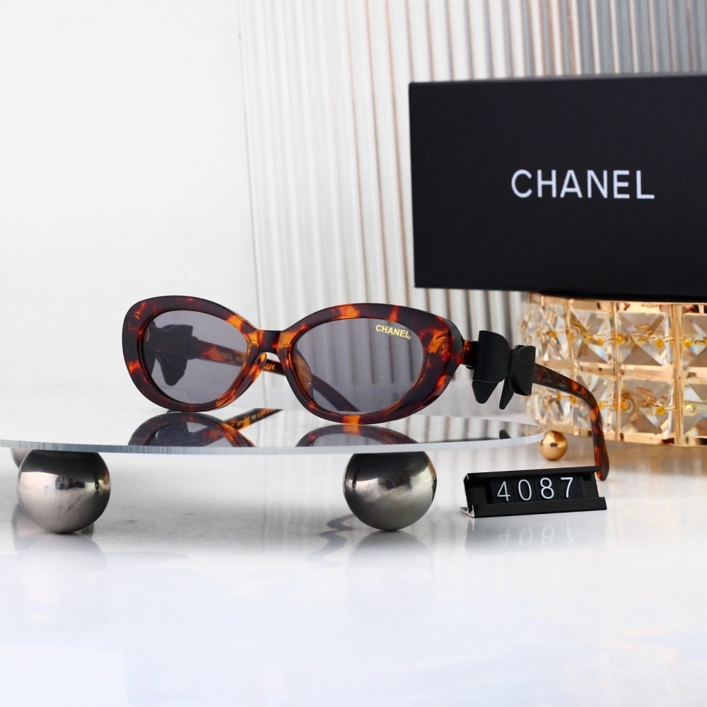 Chanel Made in Italy Bow Decorated Oval Frame Sunglasses