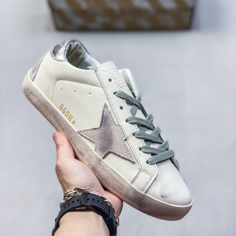 Golden Goose Classic Super-Star Low-Top Sneakers with Red Star