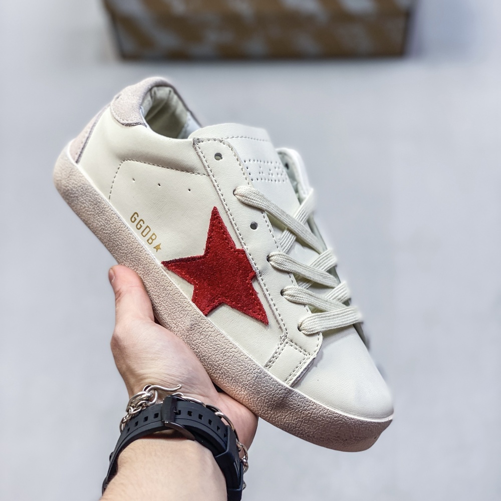 Golden Goose Classic Super-Star Low-Top Sneakers with Red Star