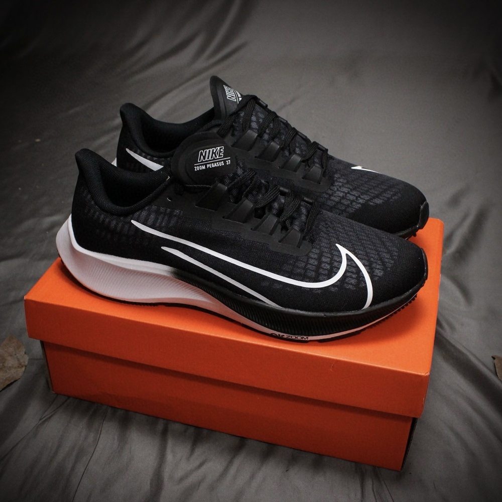 Nike Air Zoom Pegasus 37 Breathable Mesh Running Sneakers 9