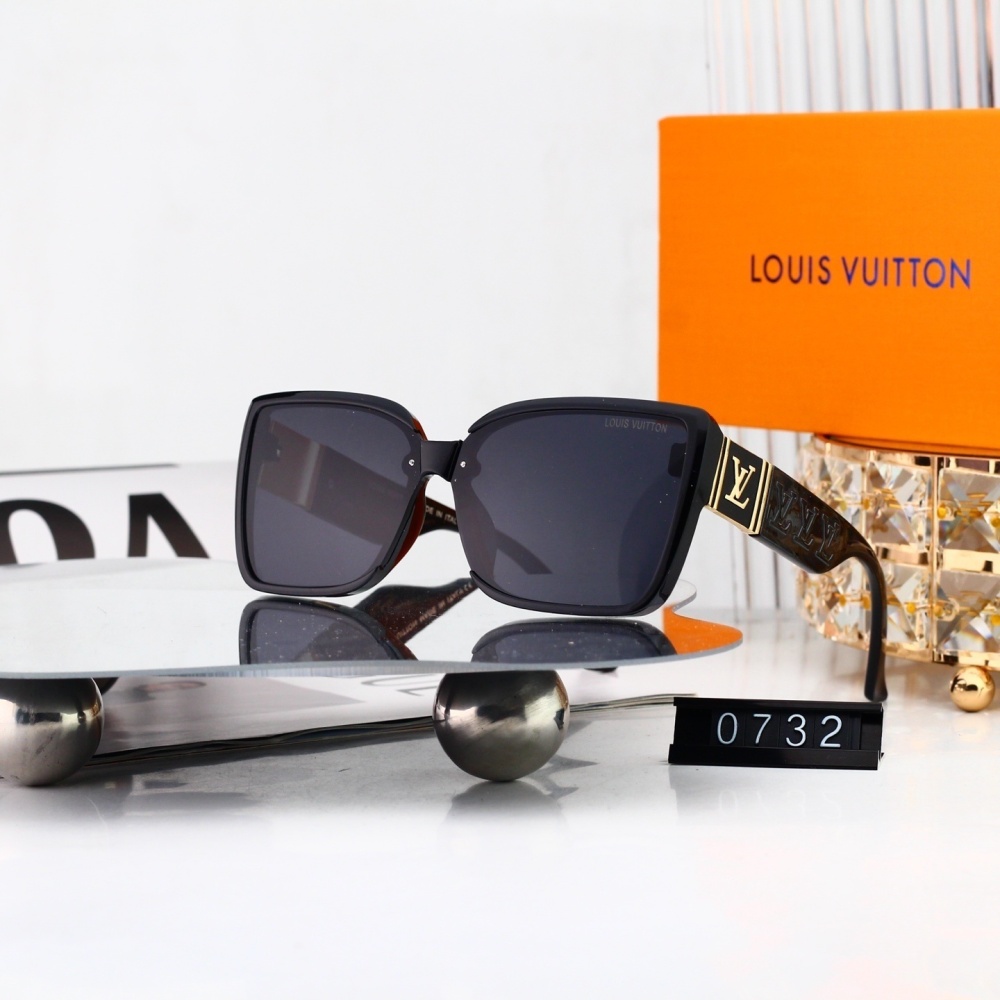 Louis Vuitton Signature LV Logo Retro Square Sunglasses for Men & Women 0732