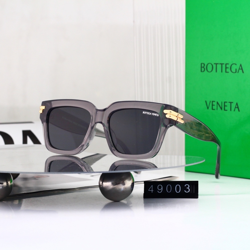 Bottega Veneta Classic Thick Square UV Protection Sunglasses  49003