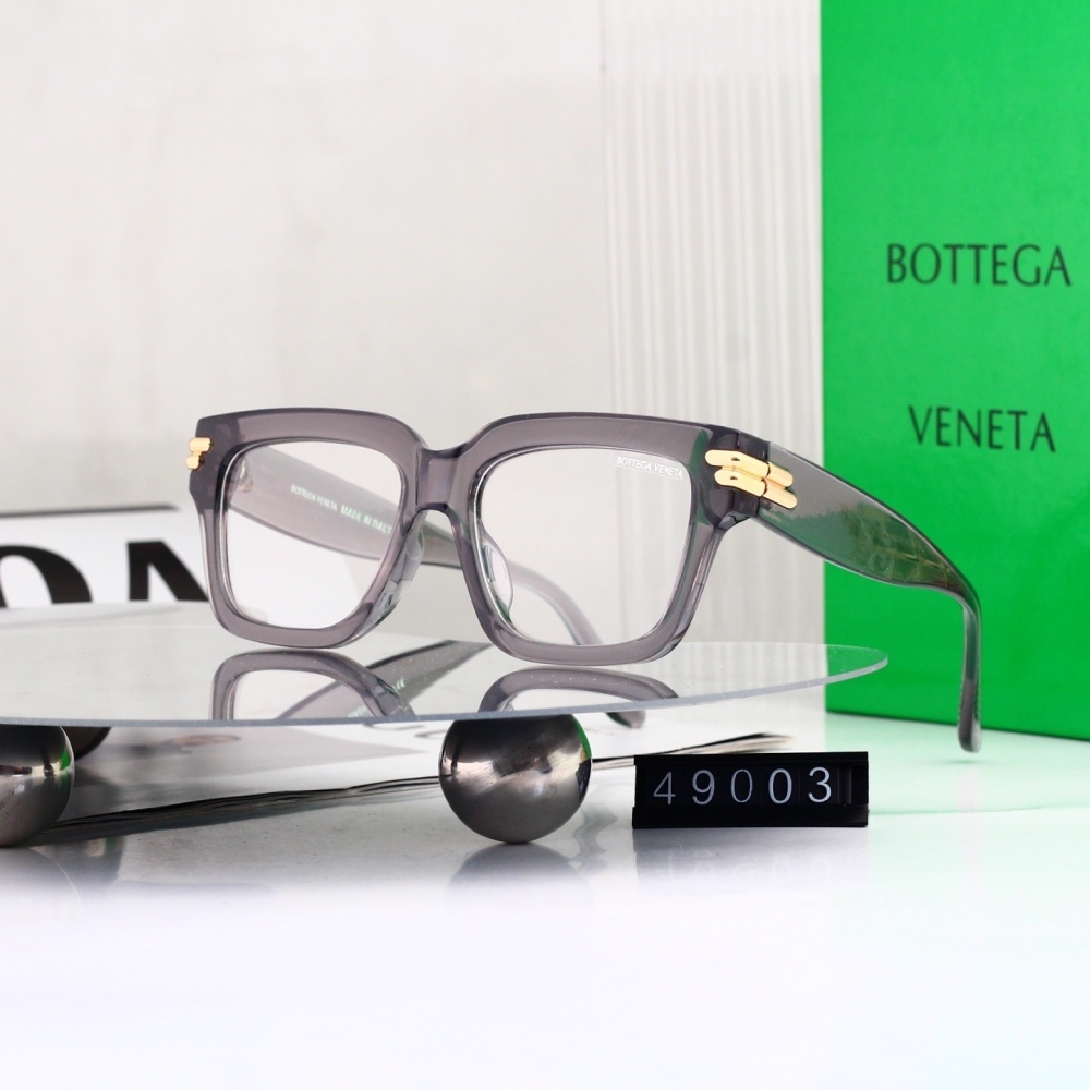 Bottega Veneta Classic Thick Square UV Protection Sunglasses  49003