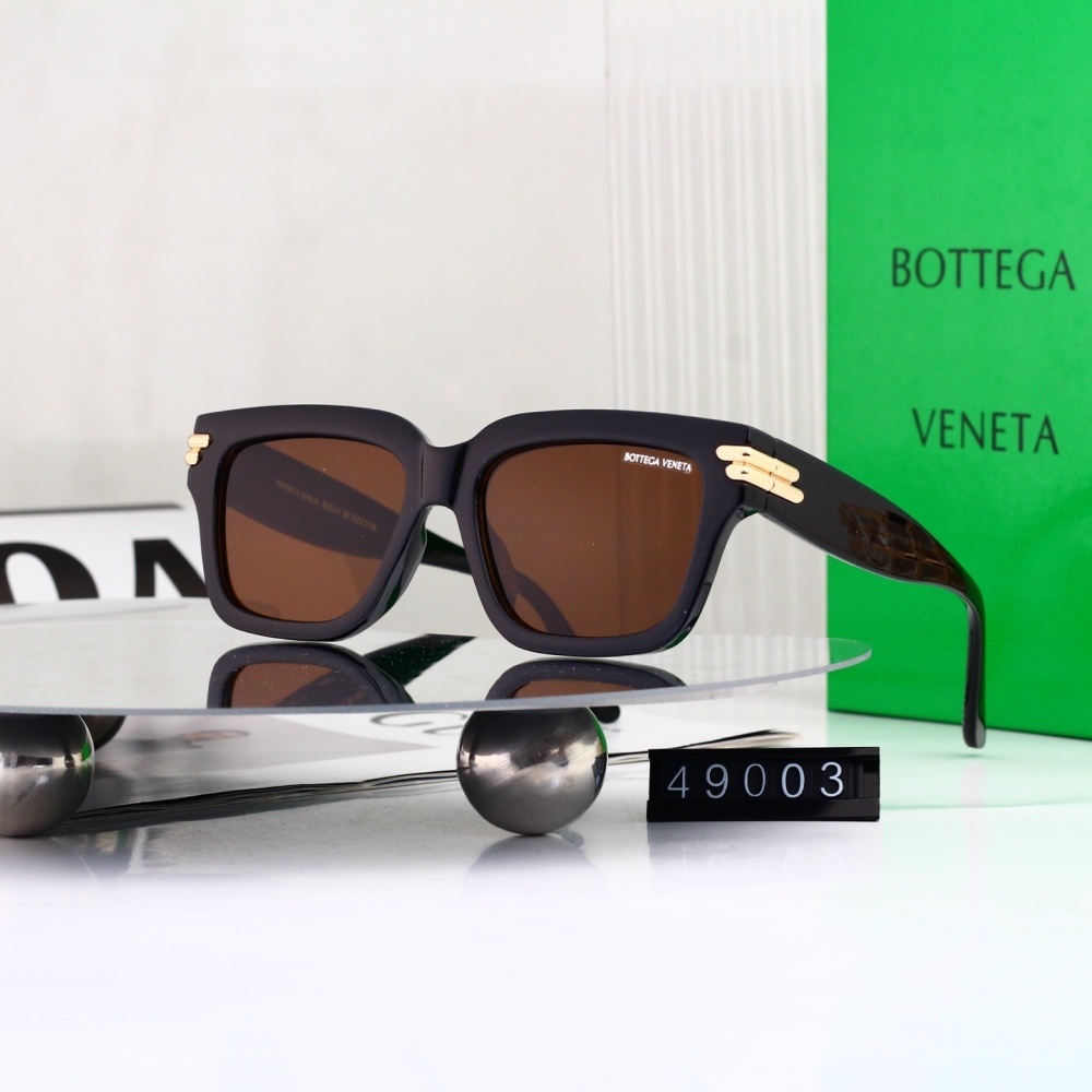Bottega Veneta Classic Thick Square UV Protection Sunglasses  49003