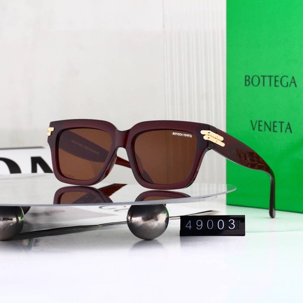Bottega Veneta Classic Thick Square UV Protection Sunglasses  49003