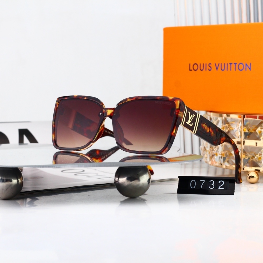 Louis Vuitton Signature LV Logo Retro Square Sunglasses for Men & Women 0732