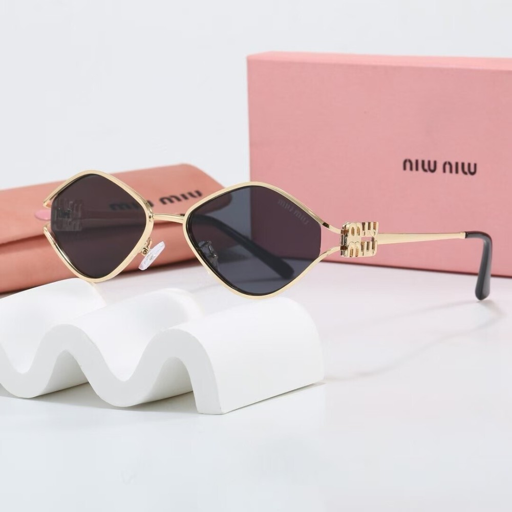 Miu Miu Retro Diamond Frame Gradient Lens Sunglasses 7625