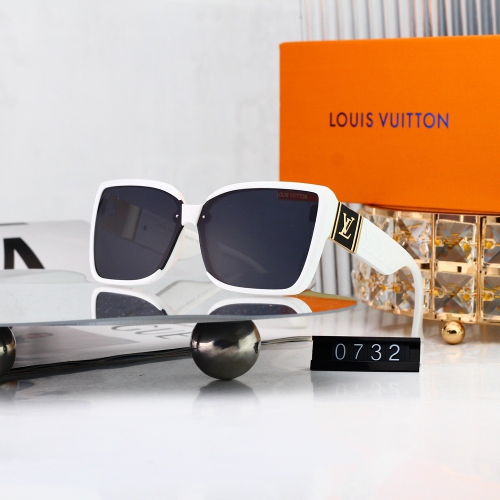 Louis Vuitton Signature LV Logo Retro Square Sunglasses for Men & Women 0732