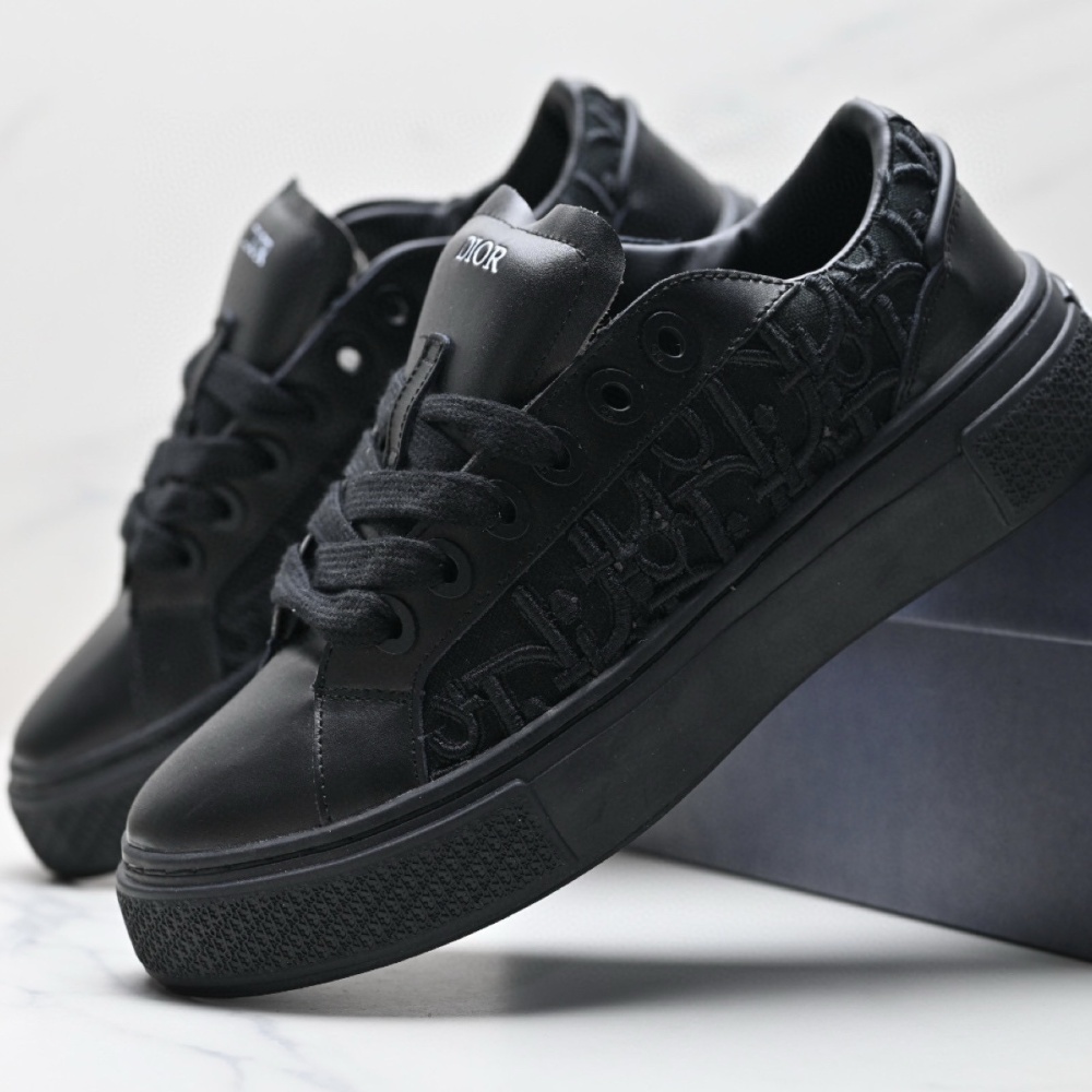 Dior B23 Low-Top Platform Sneaker with Oblique Embroidery