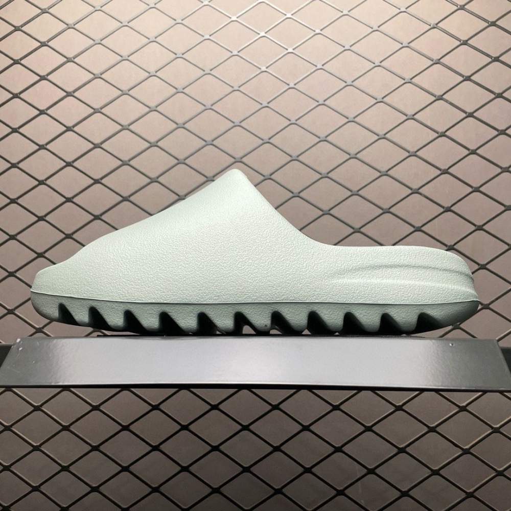 adidas Yeezy Slide
