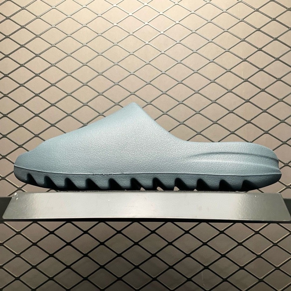 adidas Yeezy Slide