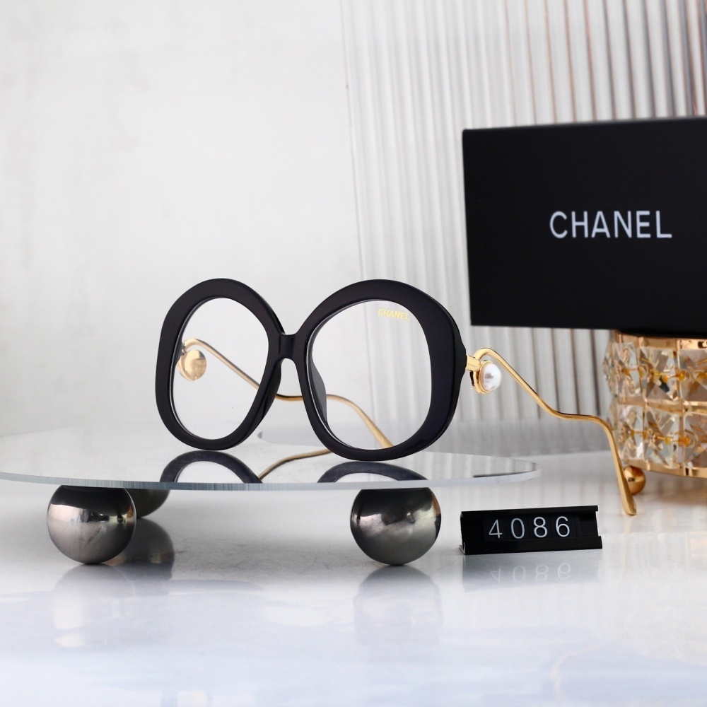 Chanel Round Sunglasses with Pearl Temple Detail 4086