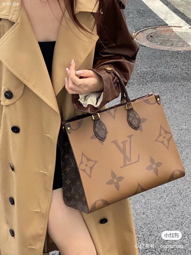 Louis Vuitton Onthego Tote Bag, Giant Monogram
