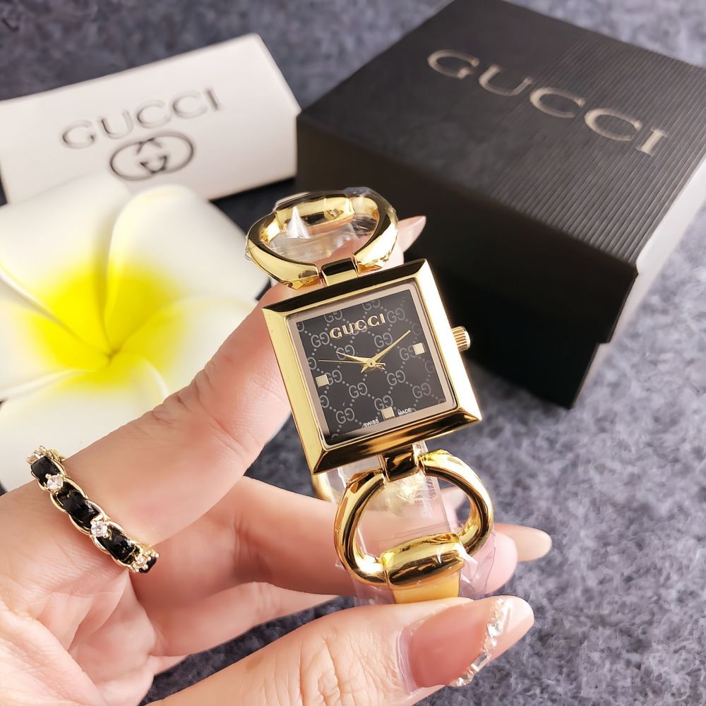 Gucci Iconic Horsebit Bangle Watch