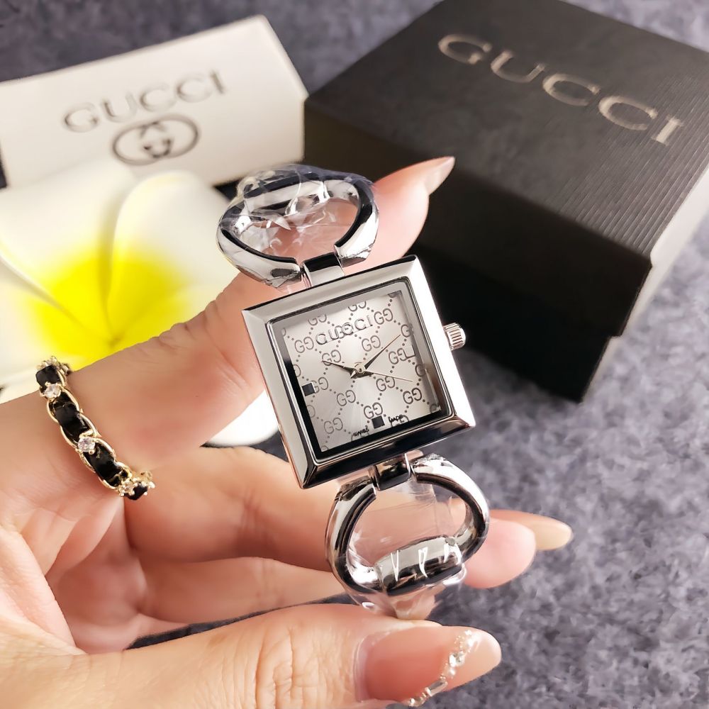 Gucci Iconic Horsebit Bangle Watch