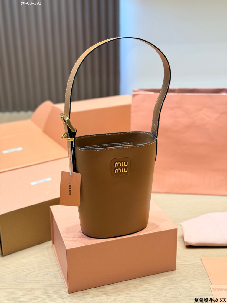 Miu Miu Minimalist Luxury Leather Bucket Handbag