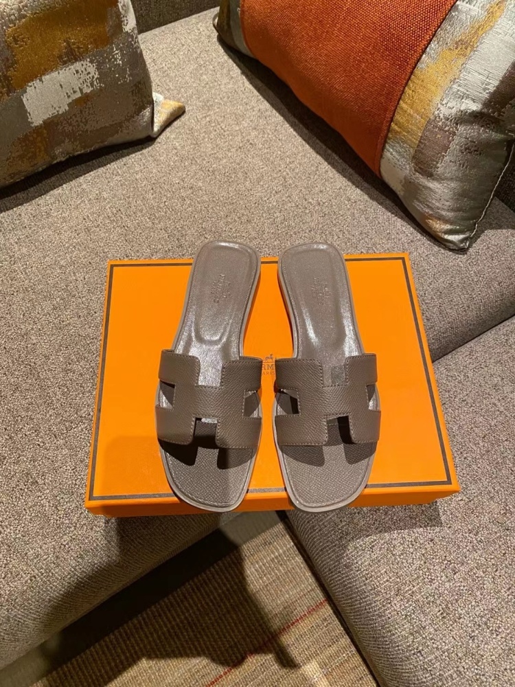 Hermès Oran Sandals Collection