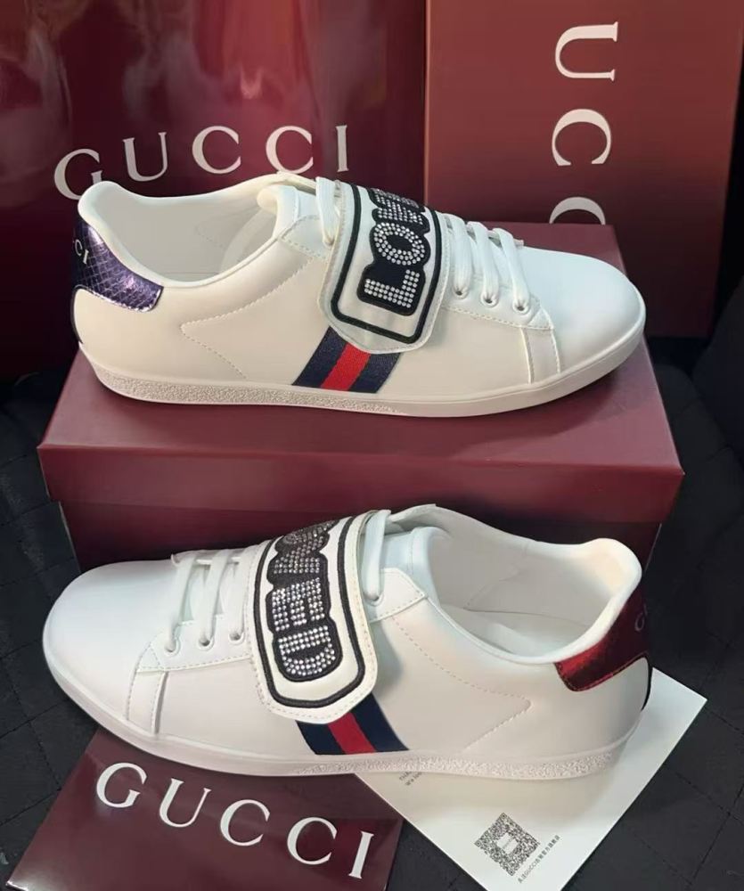 Gucci Ace Removable Logo Low-Top Sneakers