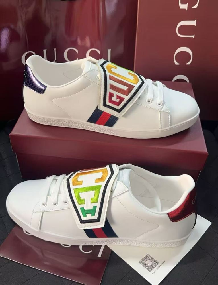 Gucci Ace Removable Logo Low-Top Sneakers