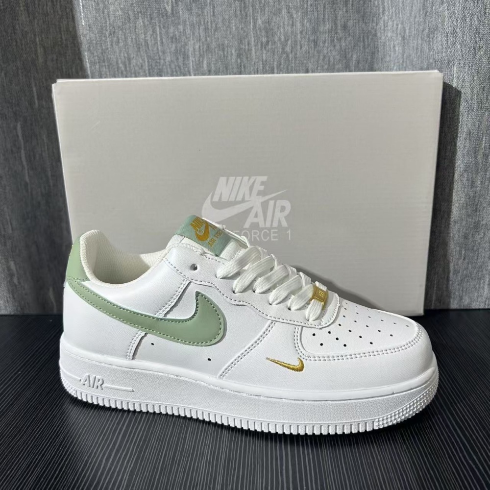 Nike Air Force 1 Classic Retro Low-Top Sneakers for Men & Women