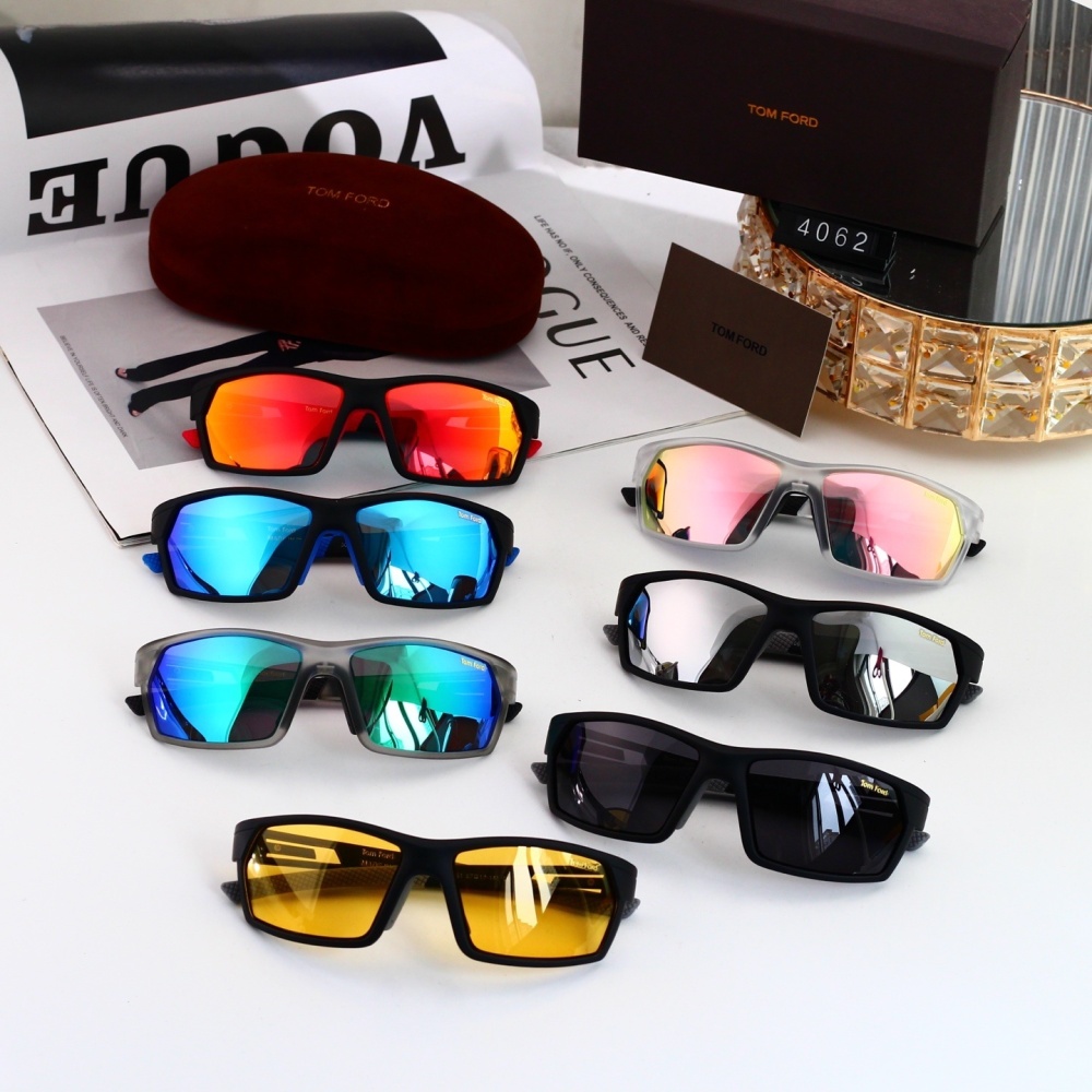 Tom Ford Sunglasses 2040625