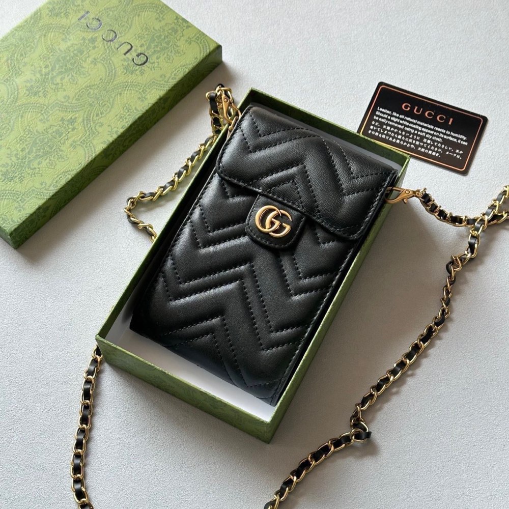 Gucci Multifunctional Sheepskin Phone Pouch