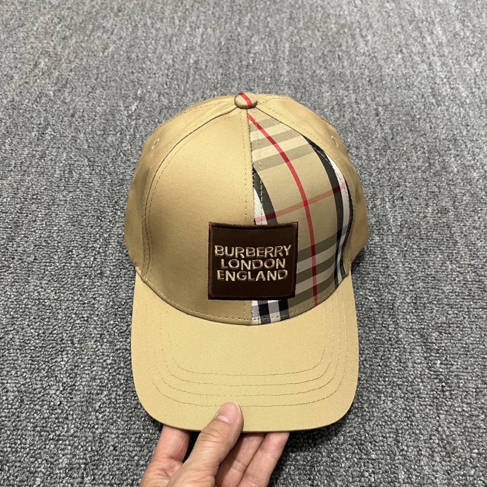 Burberry Unisex Baseball Caps 3