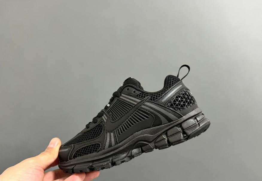 Kids Nike vomero 5