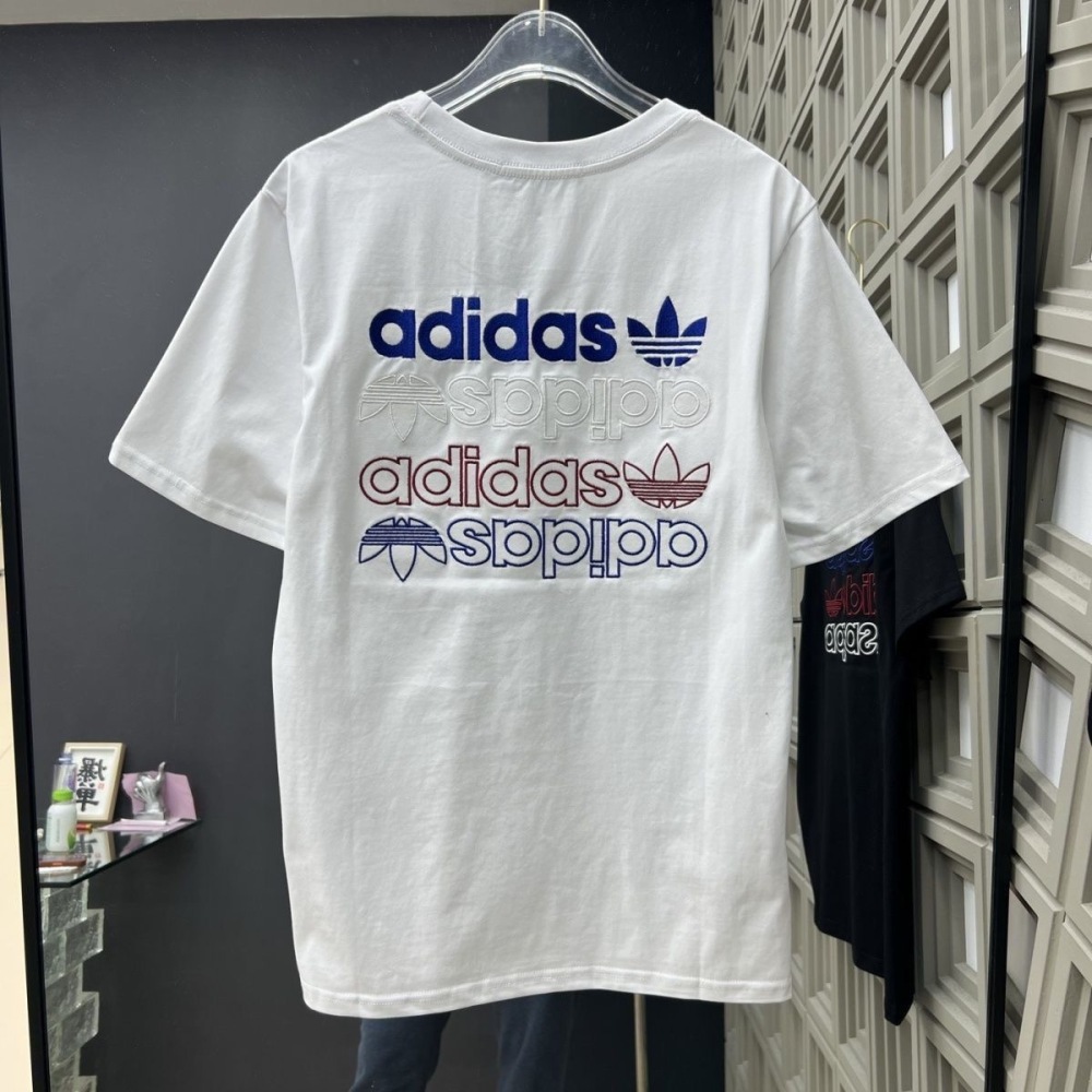 Adidas Unisex embroidered short-sleeve top