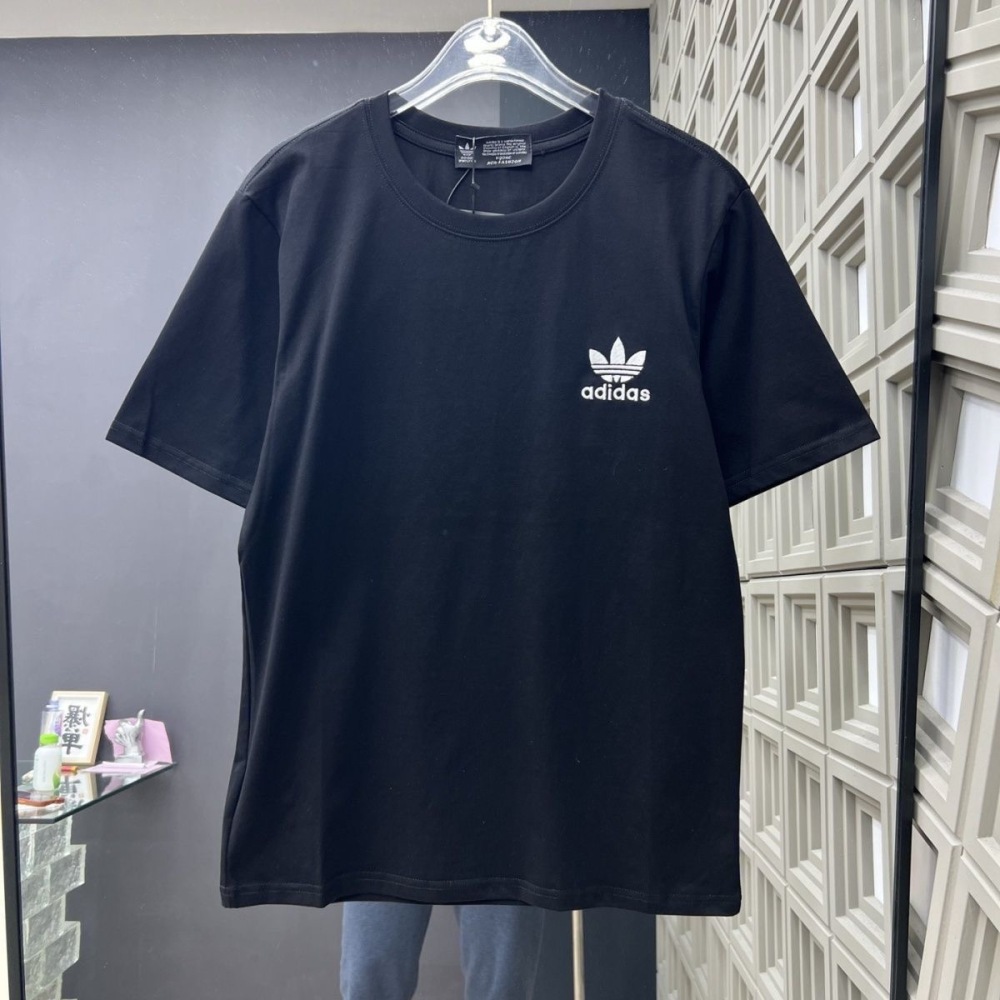 Adidas Unisex embroidered short-sleeve top