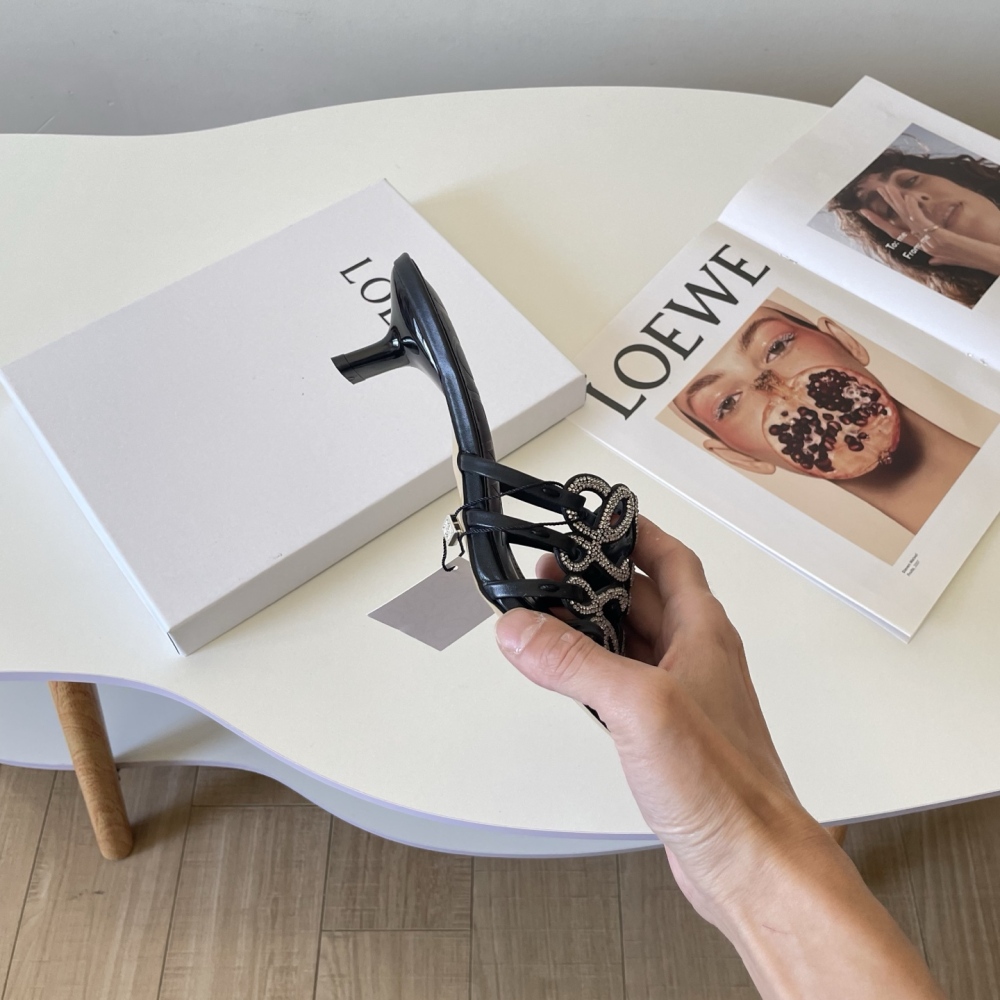 LOEWE Petal Anagram