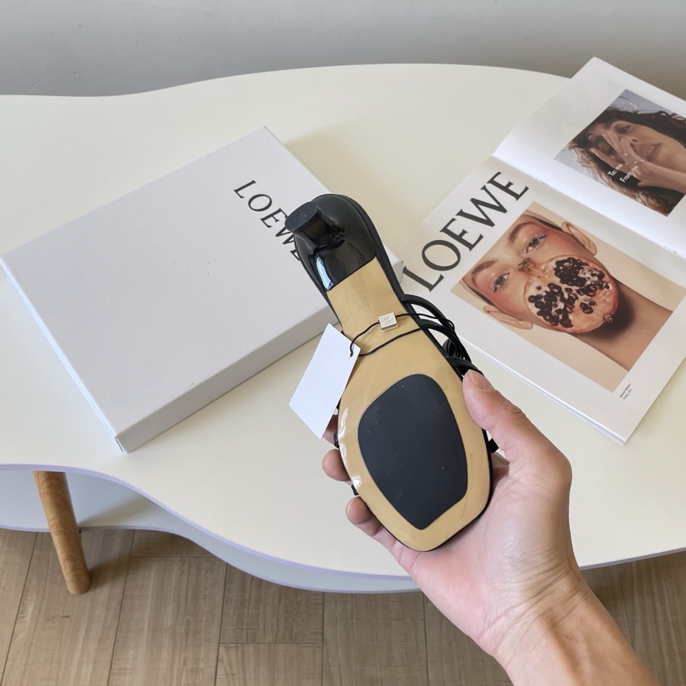 LOEWE Petal Anagram