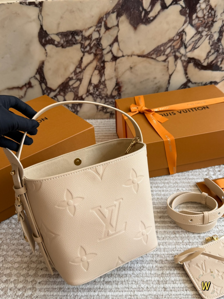 LV Allinbb bag
