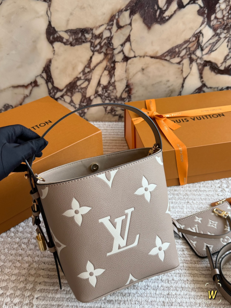 LV Allinbb bag