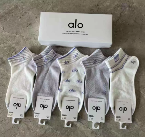 Alo socks with box