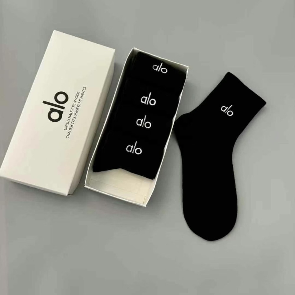 Alo socks with box