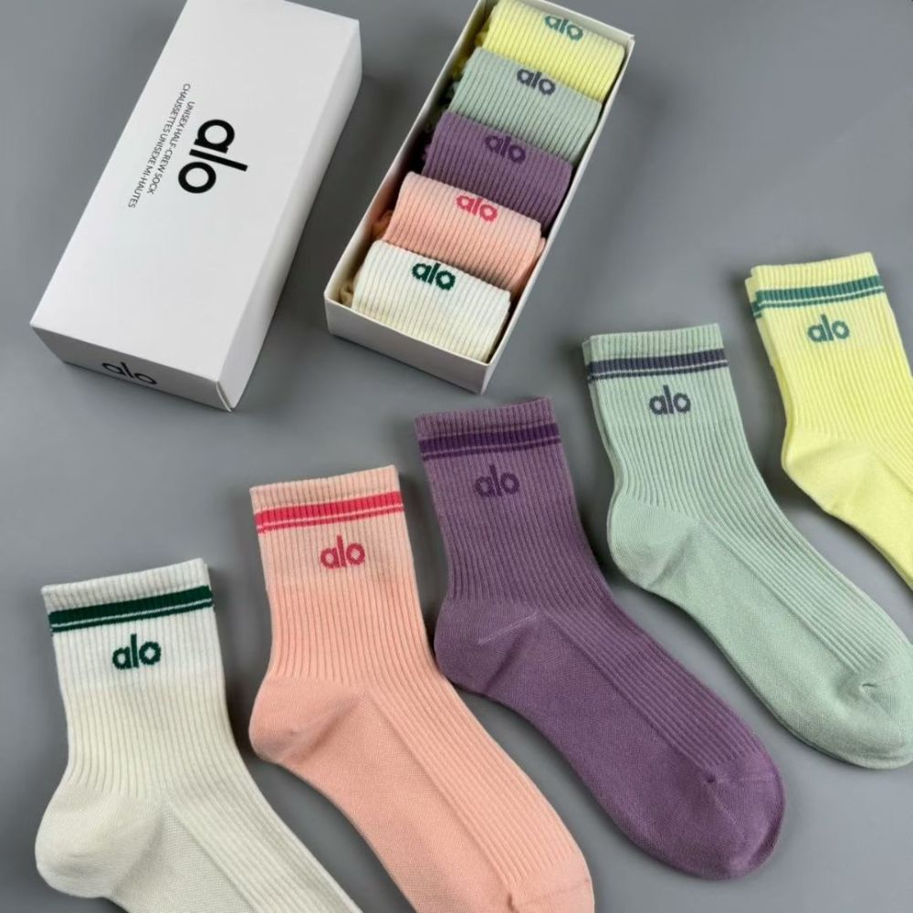 Alo socks with box