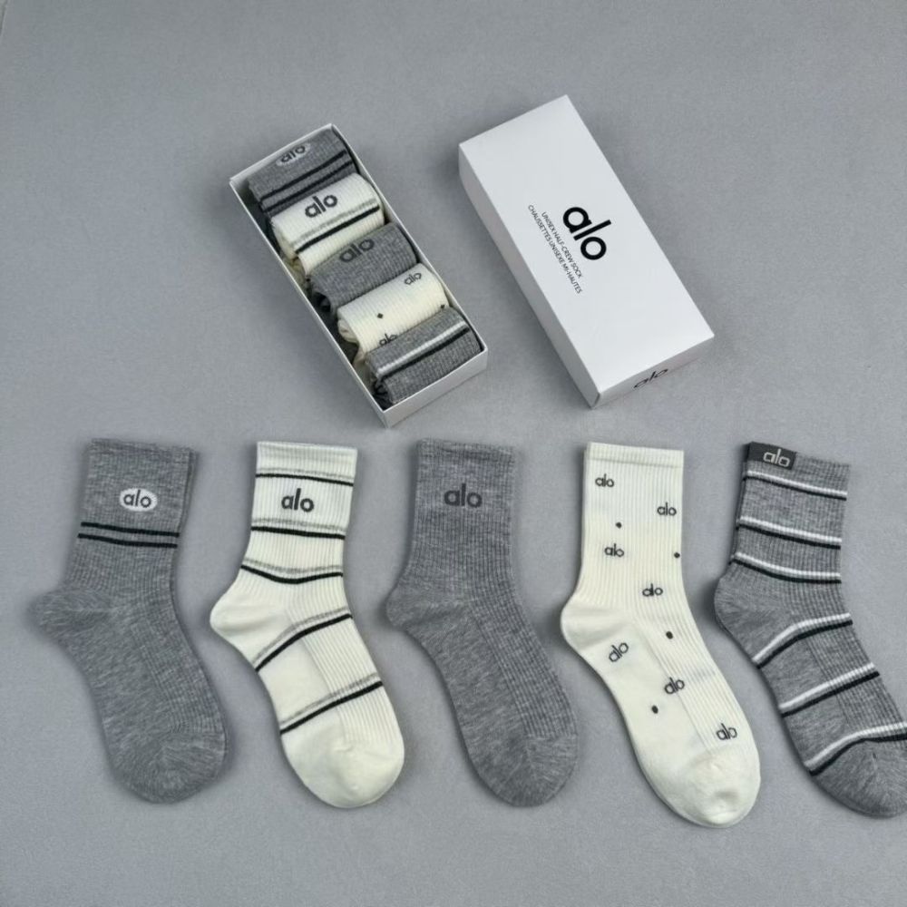 Alo socks with box